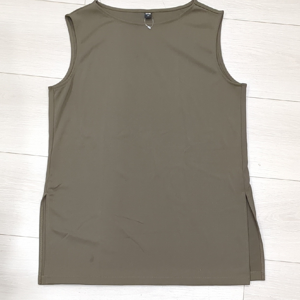 Uniqlo Size Small Sleeveless Olive Green Women's Tank Top